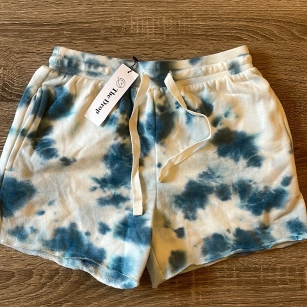 NWT Tie Dye Women’s Teal Blue & White Drawstring Sweatshirt Shorts with Pockets
